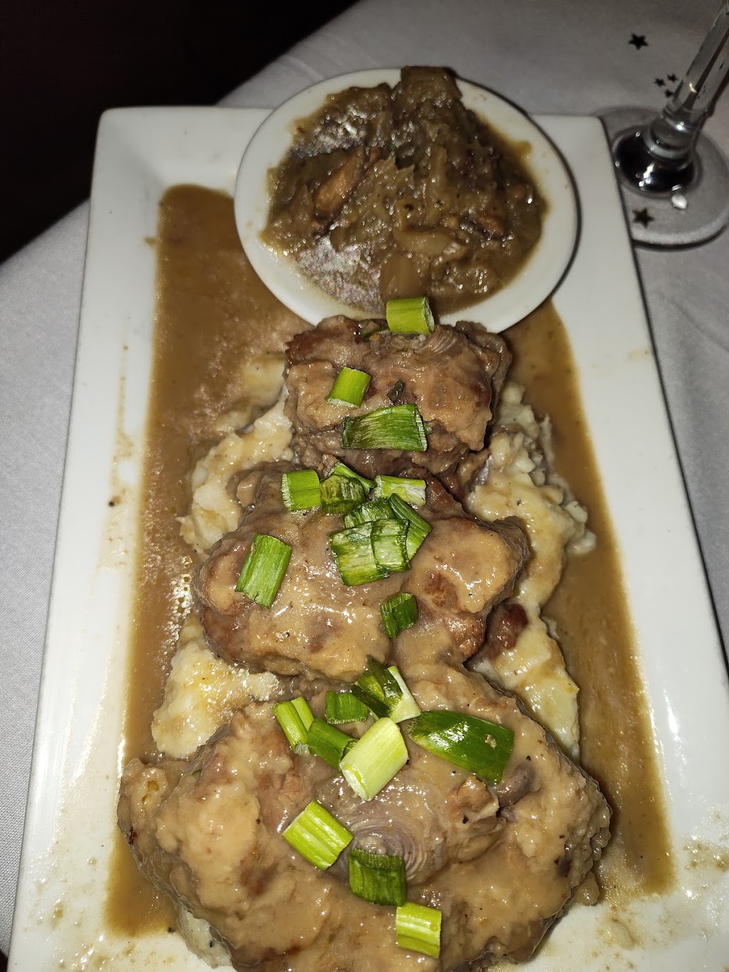 Recline & Dine | restaurant | 8050 Dexter Rd, Cordova, TN 38016, USA | 9012211219 OR +1 901-221-1219