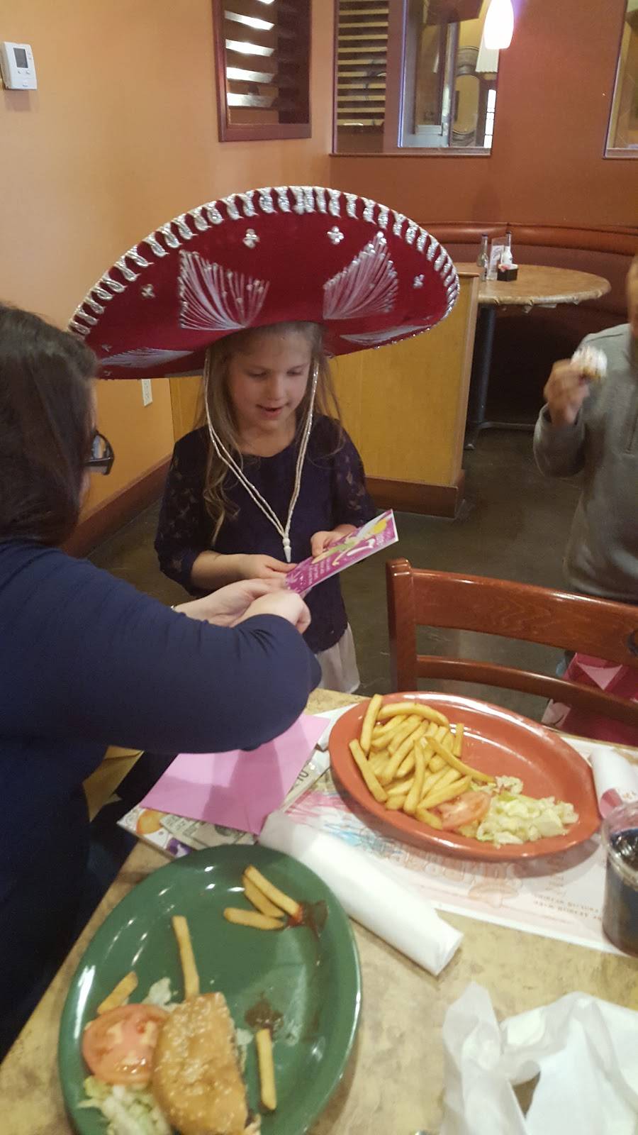 Sombreros Mexican Restaurant | restaurant | 3235 NW Evangeline Throughway, Lafayette, LA 70507, USA | 3378967407 OR +1 337-896-7407