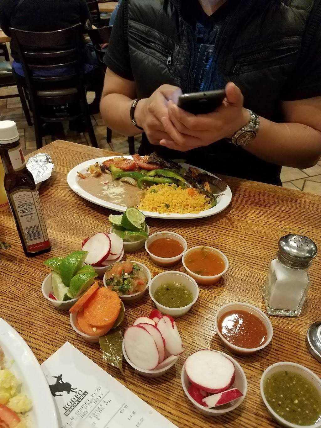 Rodeo Mexican Grill | restaurant | 3224, 3224, 1721 Sunset Blvd, Los Angeles, CA 90026, USA | 2134838311 OR +1 213-483-8311