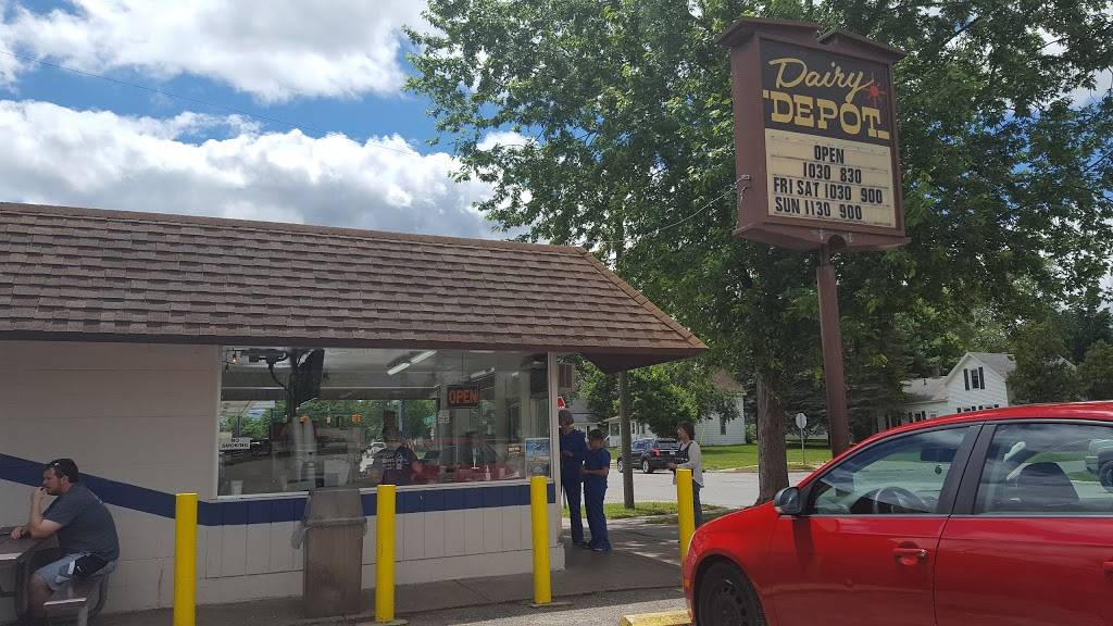 Dairy Depot | restaurant | 534 S Chestnut St, Reed City, MI 49677, USA | 2318325854 OR +1 231-832-5854