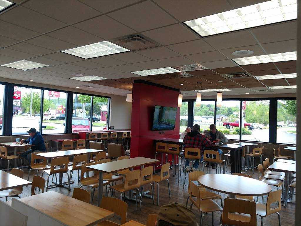 Wendys | restaurant | 1705 Jared St, Uhrichsville, OH 44683, USA | 7409222196 OR +1 740-922-2196