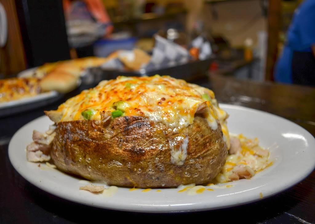 Shell’s Downtown | restaurant | 105 N Center Ave, Piedmont, AL 36272, USA | 2566453073 OR +1 256-645-3073