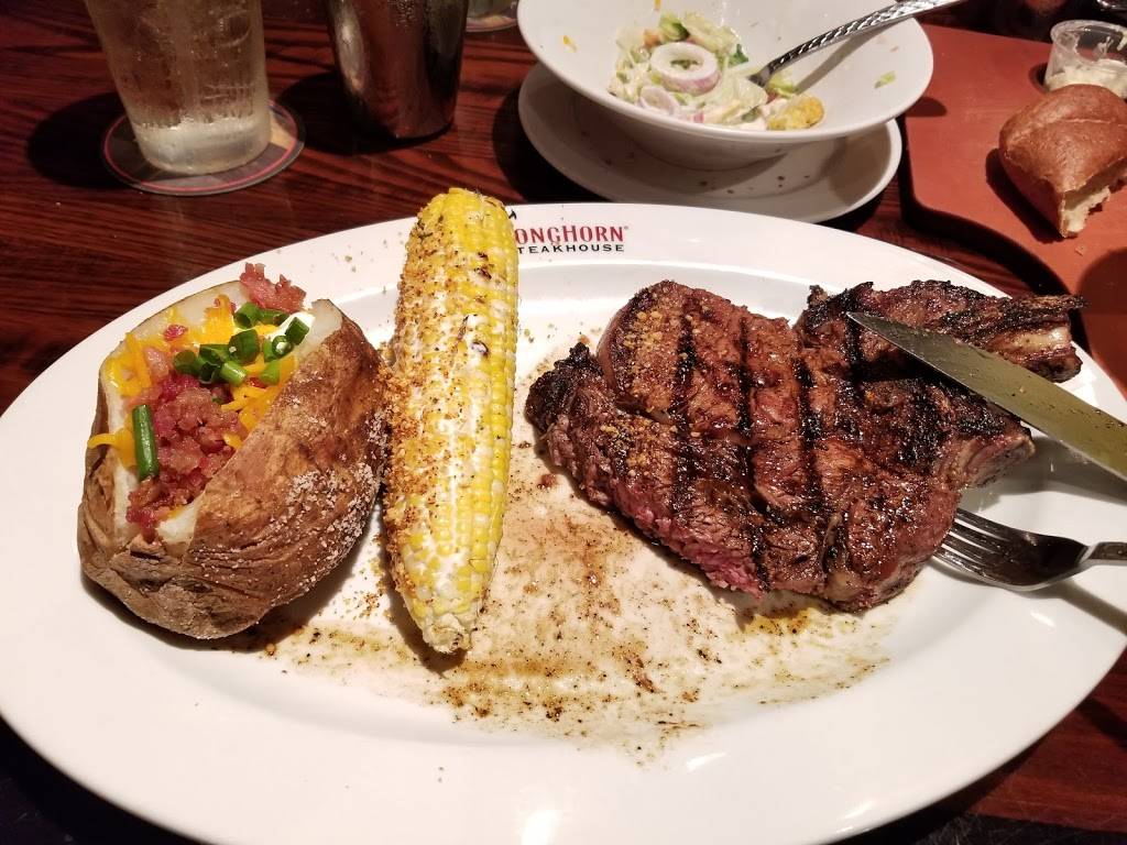 LongHorn Steakhouse | meal takeaway | 4503 Hardy St, Hattiesburg, MS 39402, USA | 6012969279 OR +1 601-296-9279
