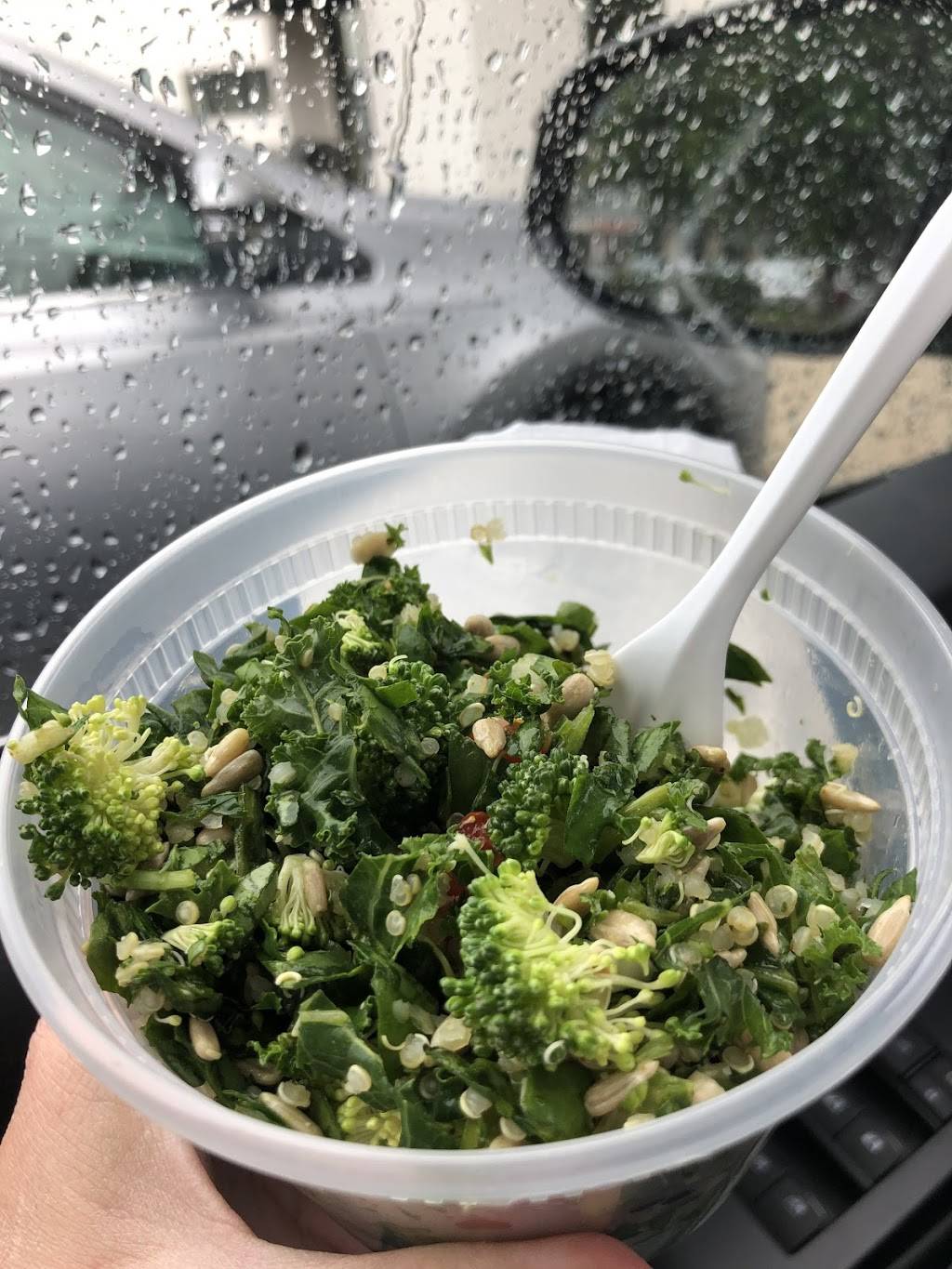 Savvy Juice Smoothie and Juice Bar | cafe | 4036 Dutchmans Ln #2, Louisville, KY 40207, USA | 5022333432 OR +1 502-233-3432