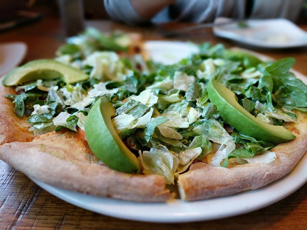 California Pizza Kitchen at Rolling Hills | restaurant | 25304 Crenshaw Blvd, Rolling Hills Rd, Torrance, CA 90505, USA | 3105395410 OR +1 310-539-5410