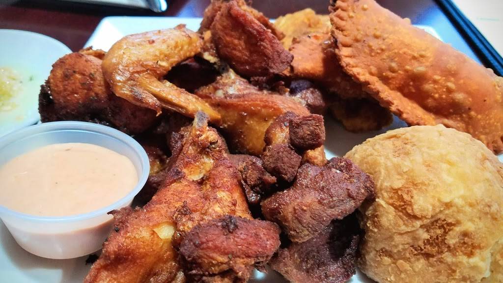 Tatas Restaurant | restaurant | 34 Center St, Wallingford, CT 06492, USA | 2032944303 OR +1 203-294-4303