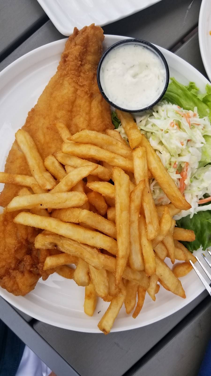 Barretts Waterfront | restaurant | 1082 Davol St, Fall River, MA 02720, USA | 7743656435 OR +1 774-365-6435