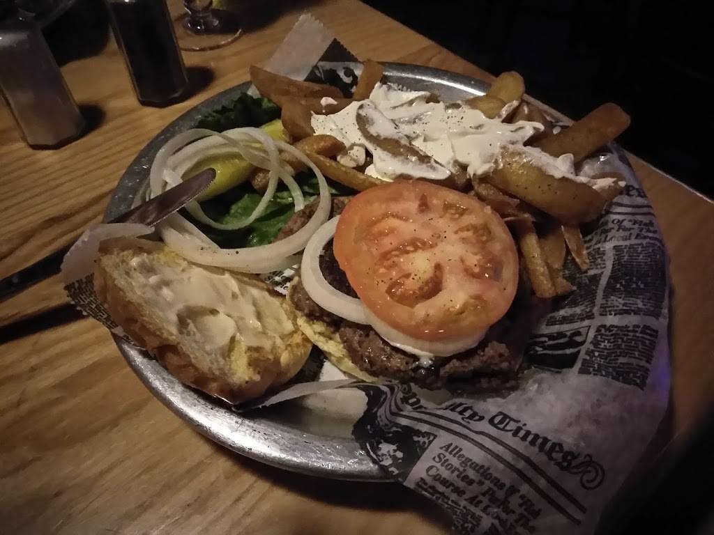 Montreux Bar & Grill | restaurant | 127 W Richardson Ave, Summerville, SC 29483, USA | 8432611200 OR +1 843-261-1200