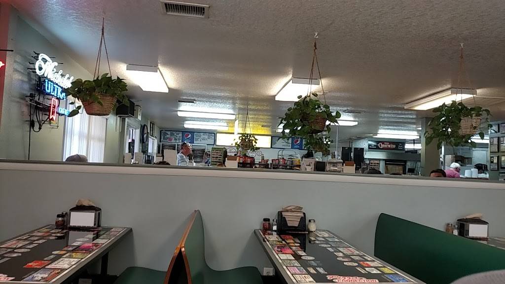 Pizza Connection | restaurant | 220 E Lake Ave, Auburndale, FL 33823, USA | 8639679349 OR +1 863-967-9349