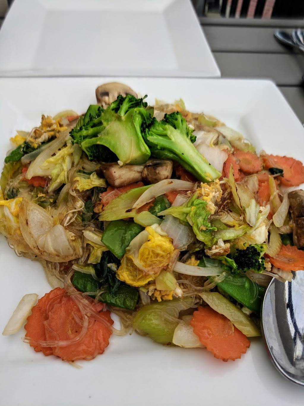 Bahn Thai | restaurant | 12206 Copper Way #122, Charlotte, NC 28277, USA | 9803352313 OR +1 980-335-2313