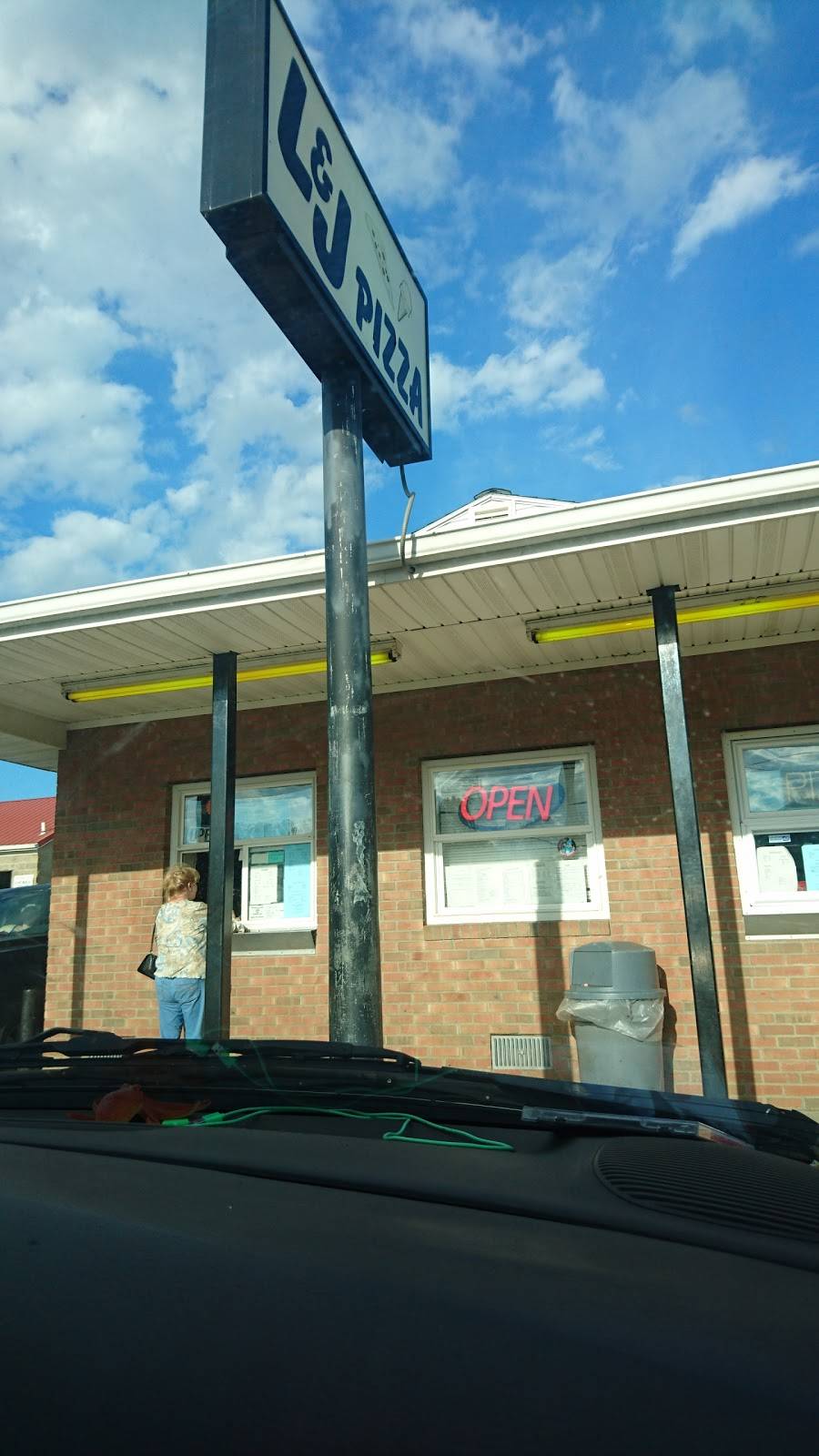 L & Js | restaurant | 16072 Main St, Laurelville, OH 43135, USA | 7403320800 OR +1 740-332-0800