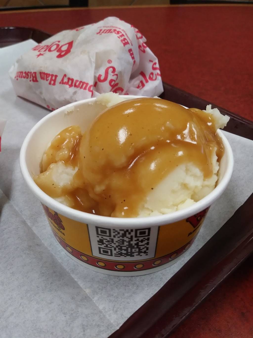 Bojangles Famous Chicken n Biscuits | restaurant | 2807 Hicks Rd, Richmond, VA 23235, USA | 8045625327 OR +1 804-562-5327