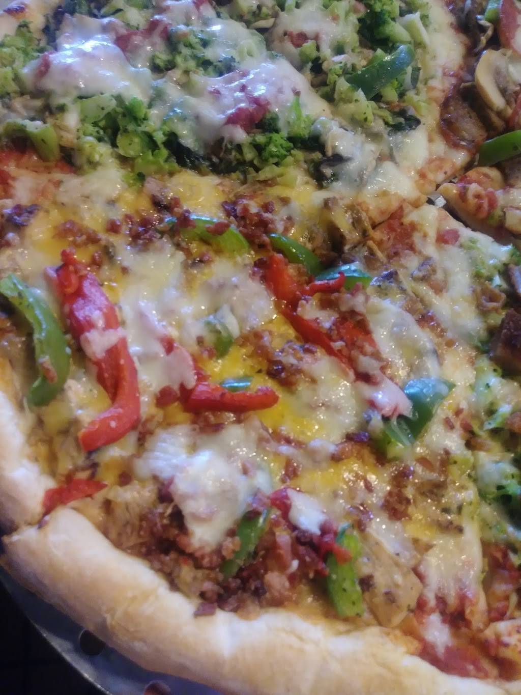 La Roma Pizza | restaurant | 401 Horseblock Road, Farmingville, NY 11738, USA | 6317362600 OR +1 631-736-2600