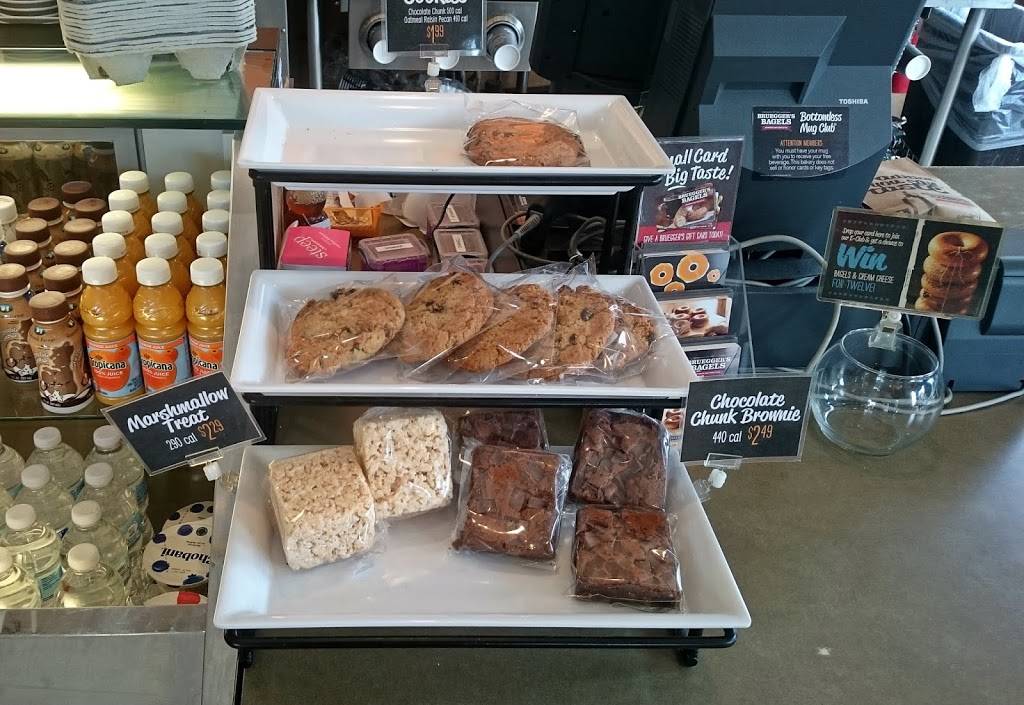 Brueggers Bagels | bakery | 12443 Cedar Rd, Cleveland Heights, OH 44106, USA | 2163218933 OR +1 216-321-8933