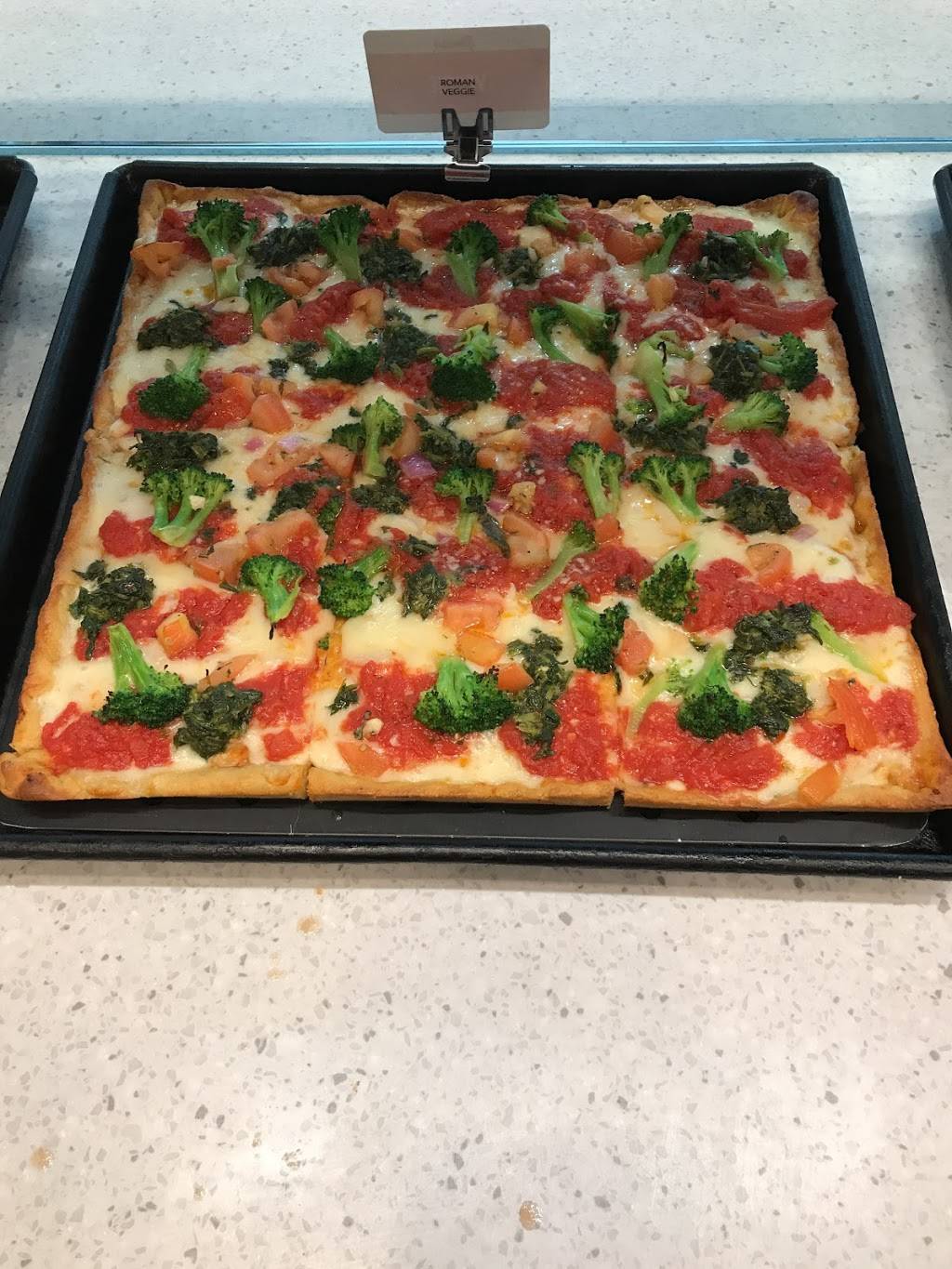 Sbarro | restaurant | 358 B Broadway Mall Food Court Route, Hicksville, NY 11801, USA | 5166817100 OR +1 516-681-7100