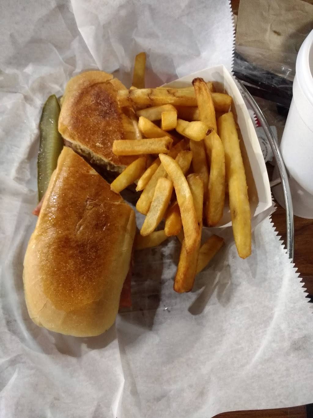 Mervis Cafe | cafe | 402 S 5th St, Fort Pierce, FL 34950, USA | 7724626600 OR +1 772-462-6600