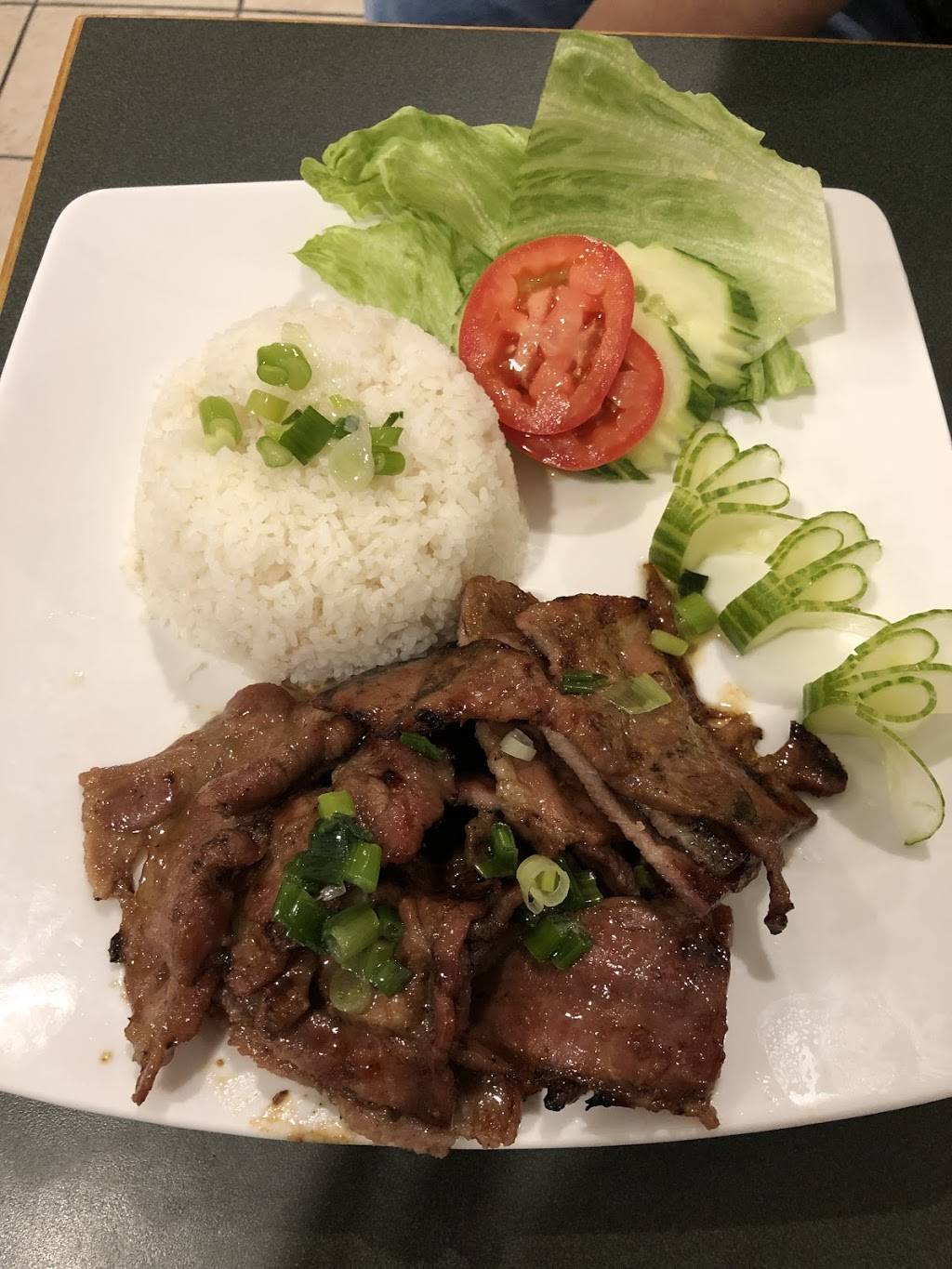 Kravin Pho | restaurant | 1999 Park St, Hartford, CT 06106, USA | 8609045375 OR +1 860-904-5375