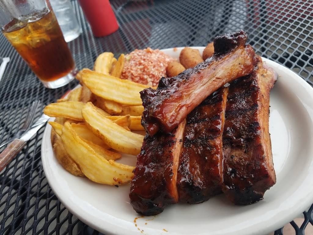 Daddy Joes Beach House BBQ and Grill | restaurant | 1400 W Floyd Baker Blvd, Gaffney, SC 29341, USA | 8644877427 OR +1 864-487-7427