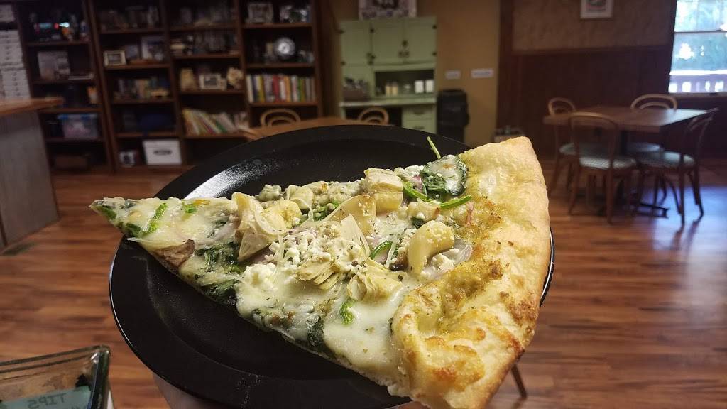 Magpie Pizzeria | restaurant | 728 47th Ave, Amana, IA 52203, USA | 3196225210 OR +1 319-622-5210