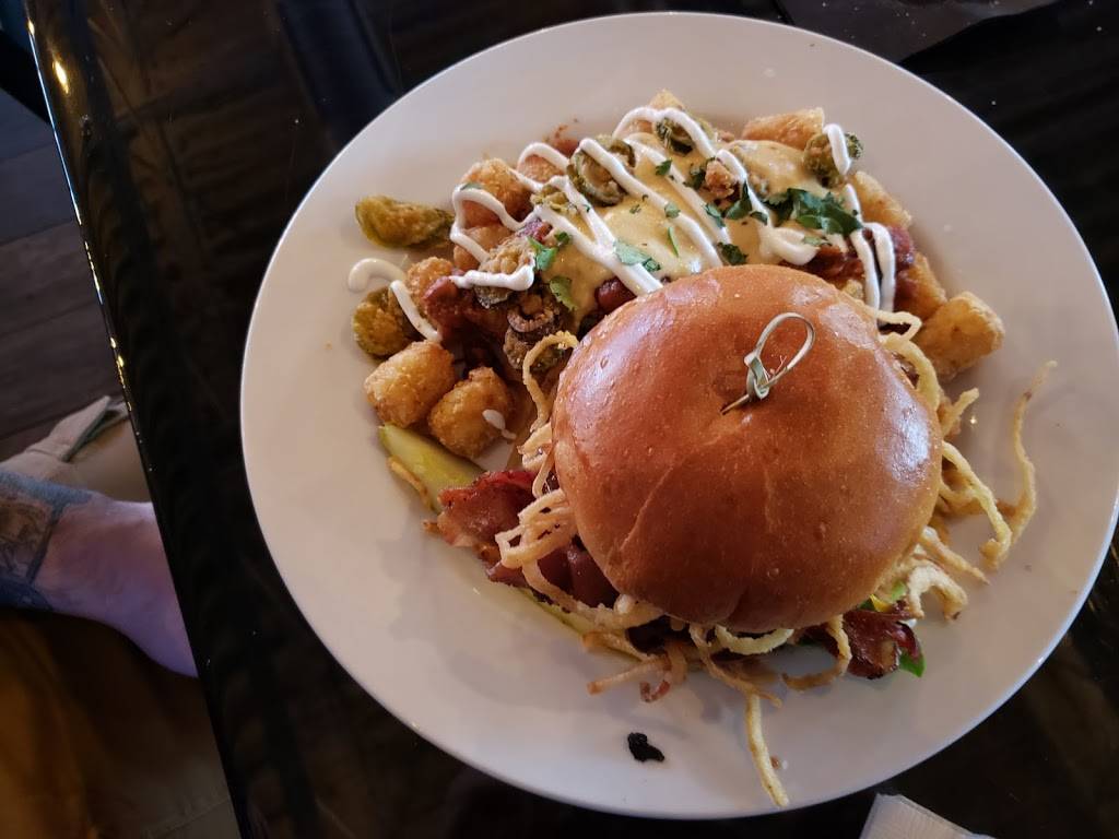 Johnny Blacks Public House | restaurant | 5171 Dixie Hwy, Waterford Twp, MI 48329, USA | 2485999001 OR +1 248-599-9001