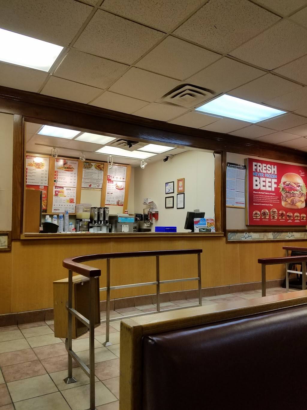 Wendys | restaurant | 600 W California St, Gainesville, TX 76240, USA | 9406686596 OR +1 940-668-6596