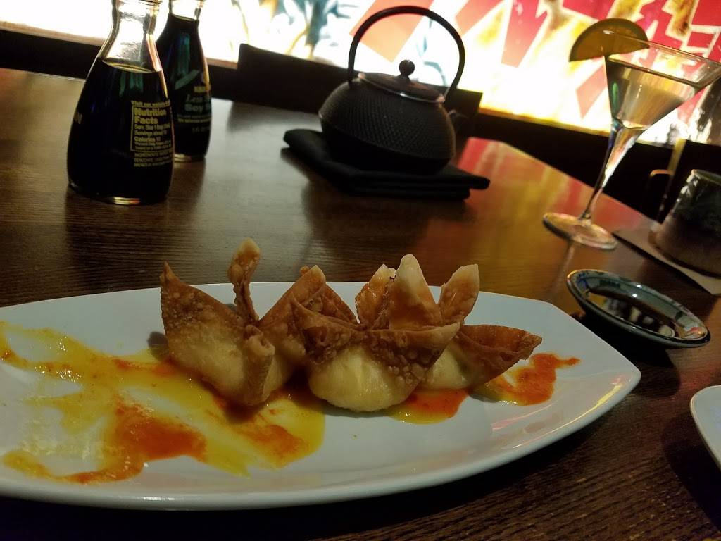 Blue Sushi Sake Grill | night club | 808 R St, Lincoln, NE 68508, USA | 4028054232 OR +1 402-805-4232