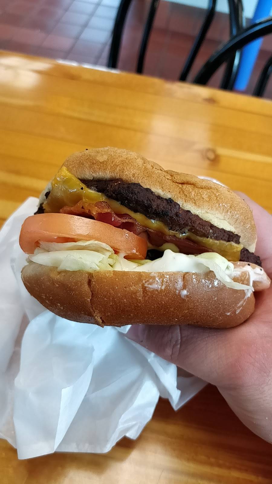 Dogs & Cream | restaurant | 2721 Douglas Ave, Racine, WI 53402, USA | 2626391364 OR +1 262-639-1364