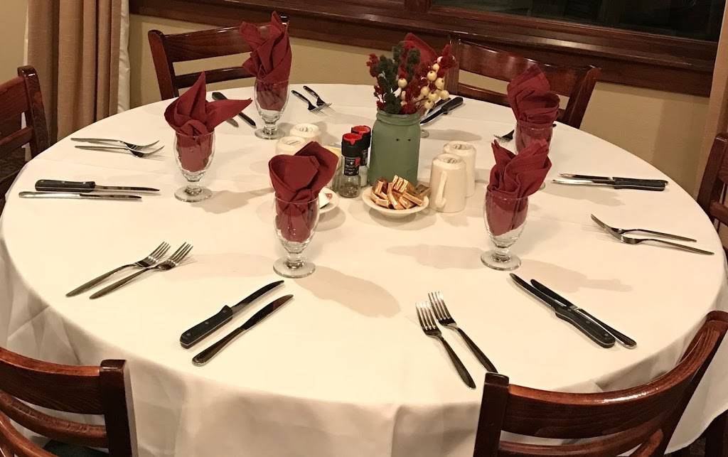 Fore Seasons Restaurant at the BCC | restaurant | 401 Mine Rd, Baraboo, WI 53913, USA | 6083566141 OR +1 608-356-6141