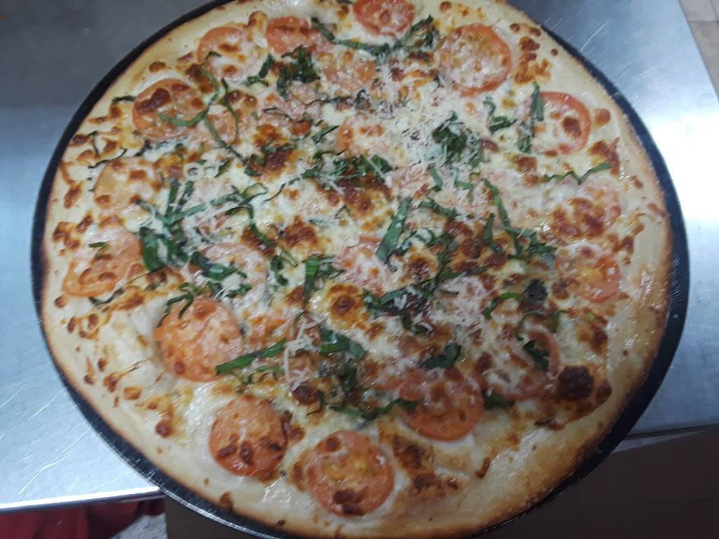 Giovannis Pizza Stand | restaurant | 2900 S Lamar Blvd, Austin, TX 78704, USA | 5124427033 OR +1 512-442-7033