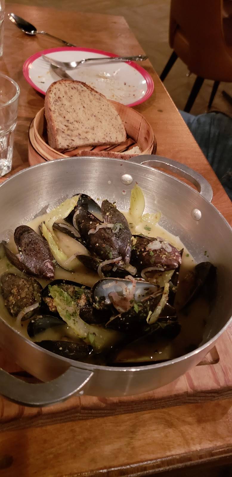 Bauer Farm Kitchen | restaurant | 435 Elm St, Cincinnati, OH 45202, USA | 5136218555 OR +1 513-621-8555