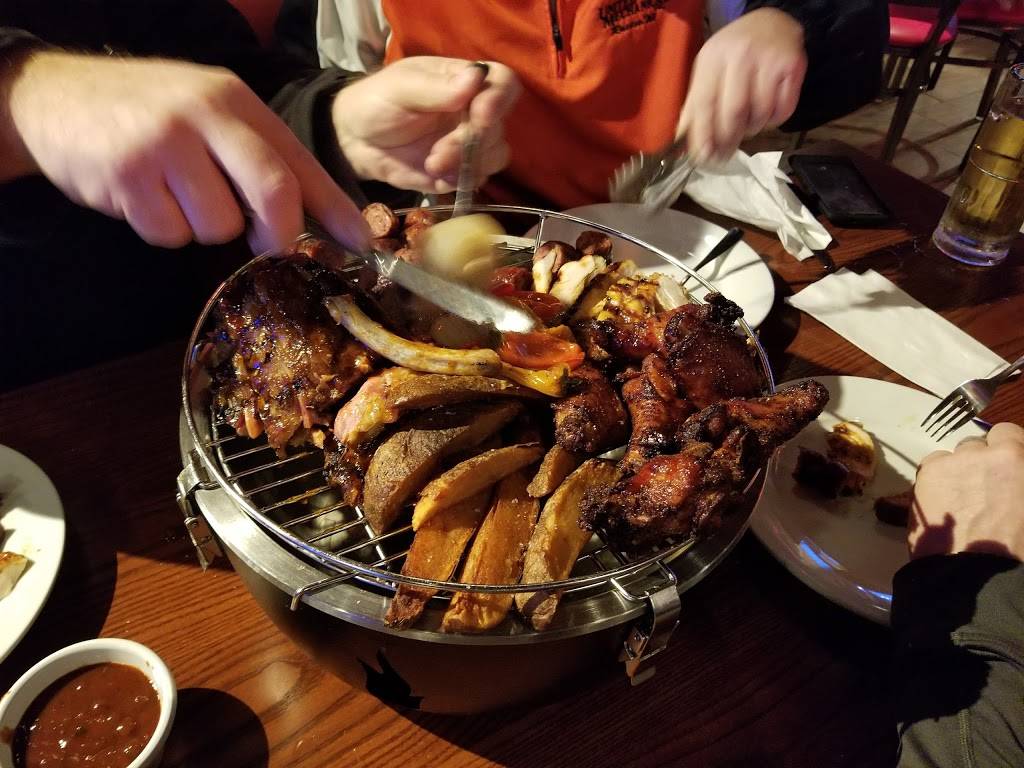 Smokey Bones Bar & Fire Grill | restaurant | 9484 Civic Center Drive, West Chester Township, OH 45069, USA | 5137775360 OR +1 513-777-5360