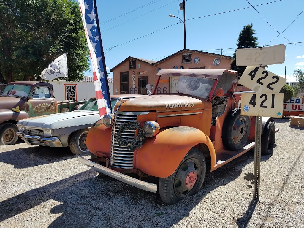 Delgadillo’s Snow Cap | restaurant | 301 AZ-66, Seligman, AZ 86337, USA | 9284223291 OR +1 928-422-3291