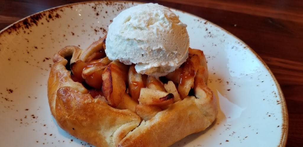 Lazy Dog Restaurant & Bar | restaurant | 1115 N Milwaukee Ave, Vernon Hills, IL 60061, USA | 8477807977 OR +1 847-780-7977