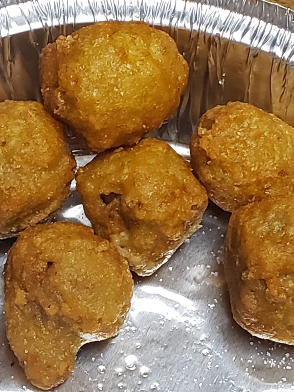 Filippos Pizza | restaurant | 132 W Park Ave #10, Edgewater, FL 32132, USA | 3864262390 OR +1 386-426-2390