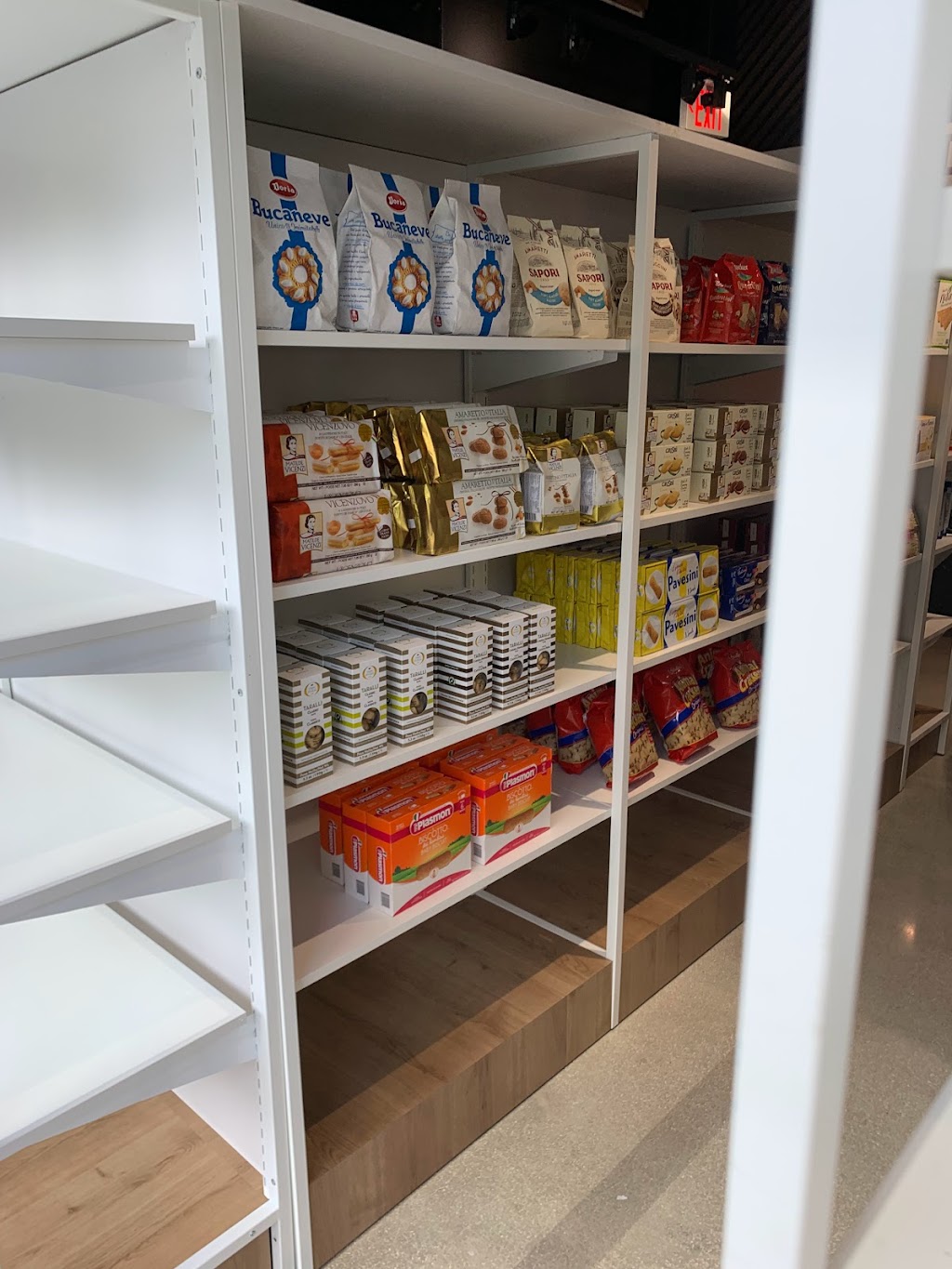 My Deli Market | restaurant | 1100 Brickell Bay Dr #107, Miami, FL 33131, USA | 7863524746 OR +1 786-352-4746