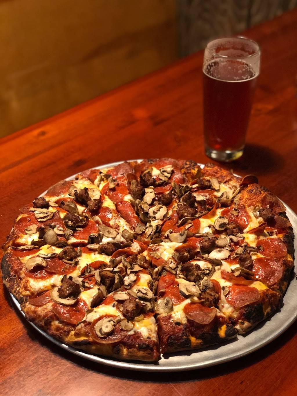 Track Town Pizza | restaurant | 1809 Franklin Blvd, Eugene, OR 97403, USA | 5412848484 OR +1 541-284-8484