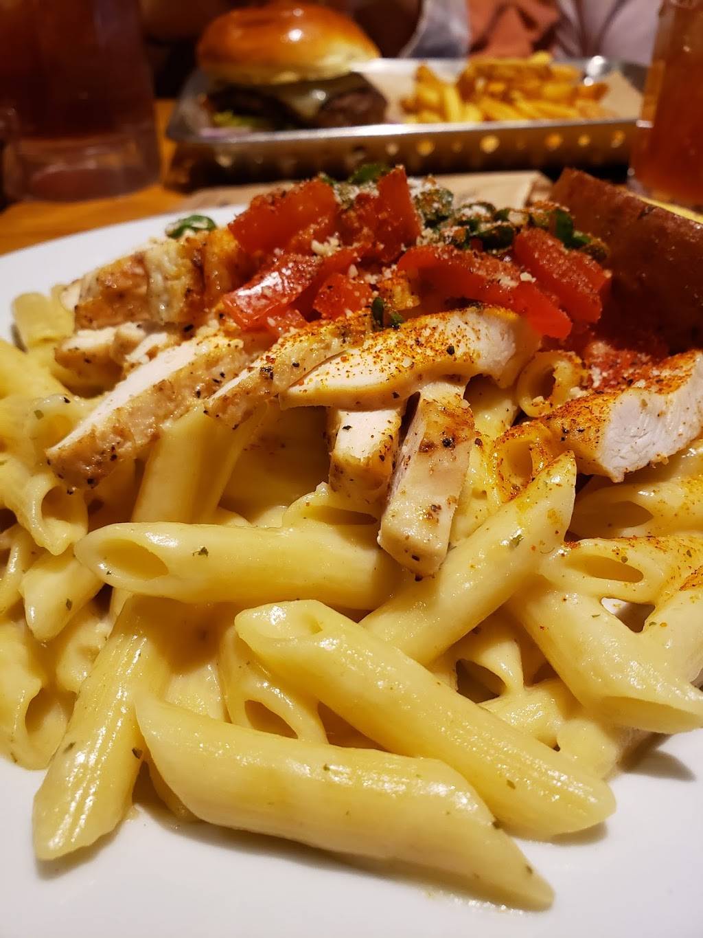 Chilis Grill & Bar | restaurant | 6109 NW Cache Rd, Lawton, OK 73505, USA | 5802500088 OR +1 580-250-0088