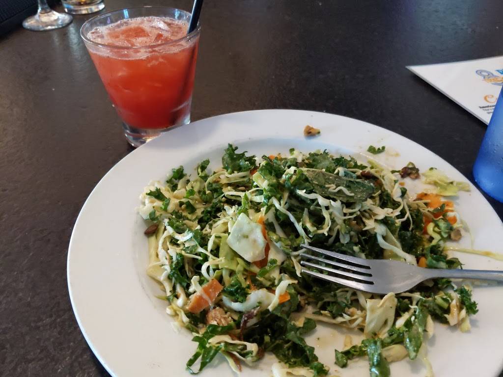 8 Track | restaurant | 2805 Manor Rd, Austin, TX 78722, USA | 5123587870 OR +1 512-358-7870