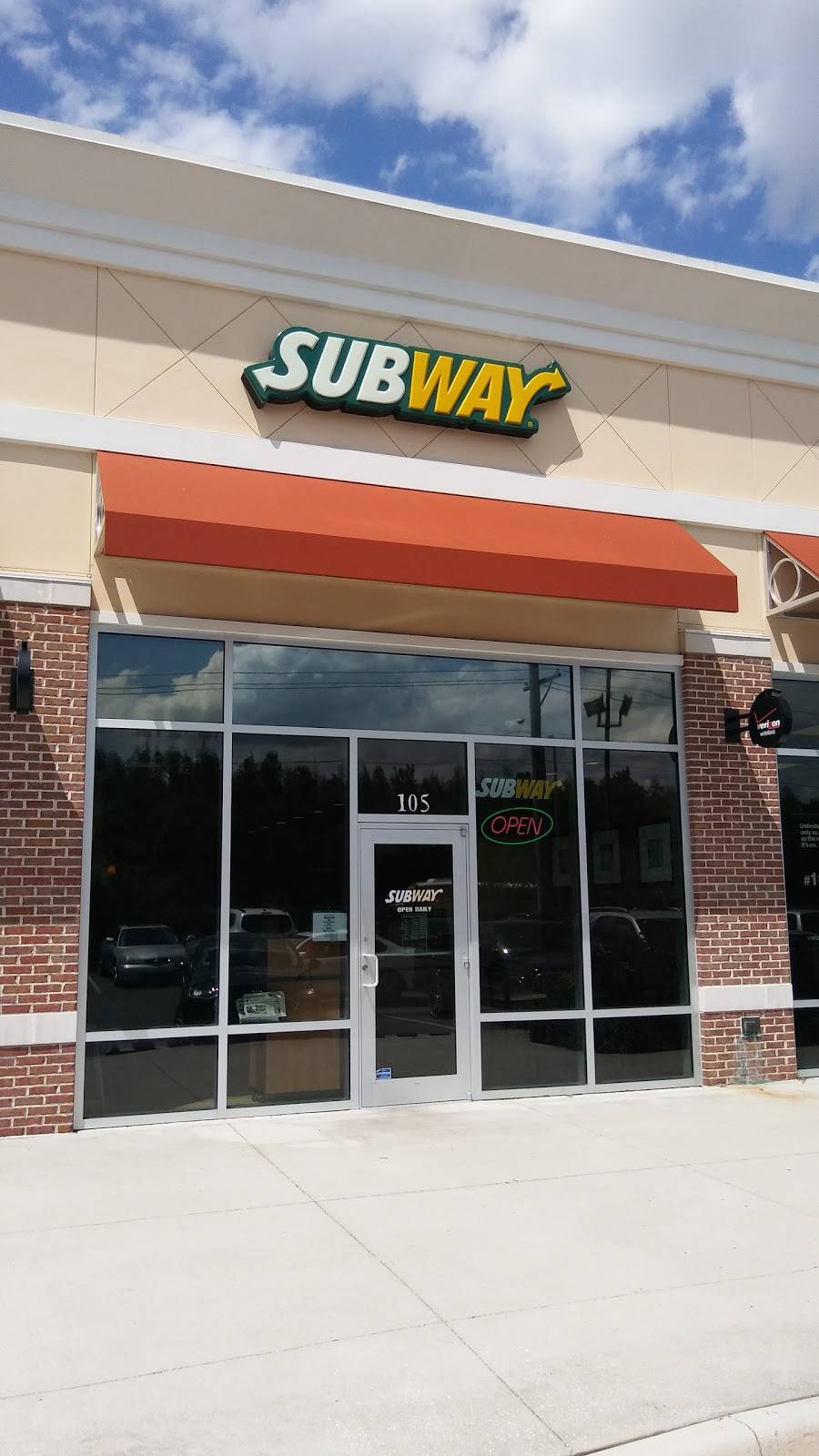 Subway Restaurants | restaurant | 3848 Sun City Center Blvd, Ruskin, FL 33573, USA | 8136347500 OR +1 813-634-7500