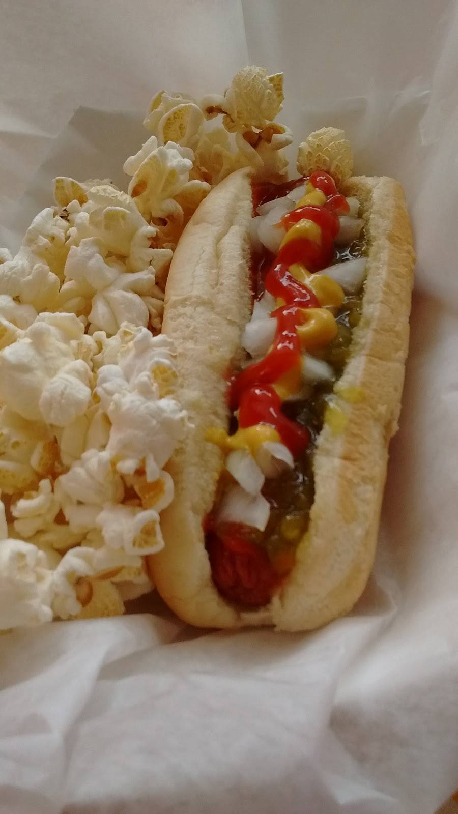 Poppin Off Popcorn | restaurant | 4 N Pearl St, Knox, IN 46534, USA | 5747725999 OR +1 574-772-5999