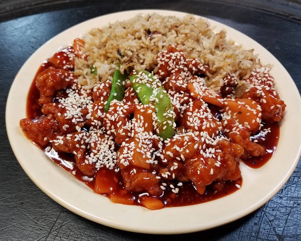 Golden Buddha | restaurant | 10 W 815 N, Howe, IN 46746, USA | 2605622646 OR +1 260-562-2646