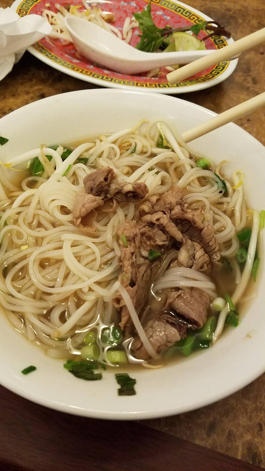 Pho Dinh Restaurant | restaurant | 21831 Marine View Dr S, Des Moines, WA 98198, USA | 2062126553 OR +1 206-212-6553