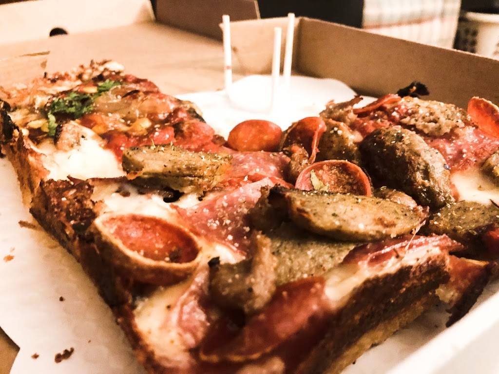 Blue Pan Pizza Congress Park | restaurant | 3509 12th Ave, Denver, CO 80206, USA | 7205190944 OR +1 720-519-0944