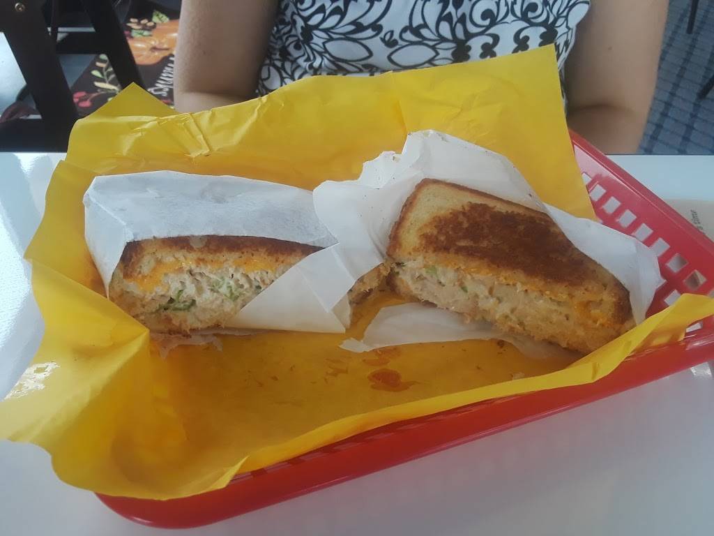 Eat Smart | restaurant | 1319 E Chandler Blvd, Phoenix, AZ 85048, USA | 4804602110 OR +1 480-460-2110