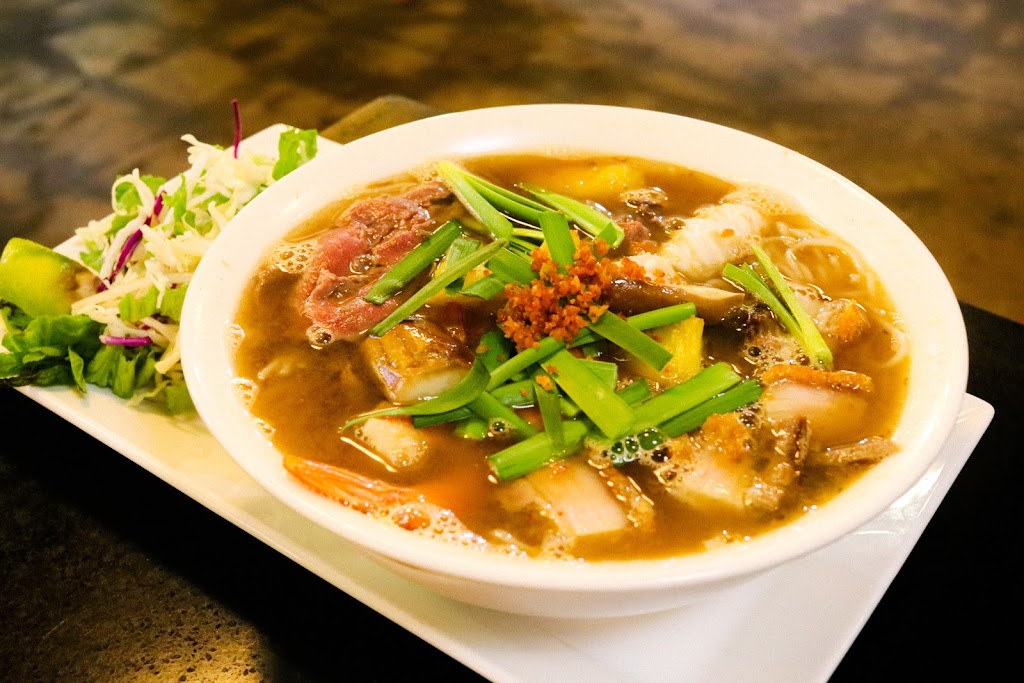 Bun & Oc | restaurant | 1306 S King St, Seattle, WA 98144, USA | 2068601556 OR +1 206-860-1556