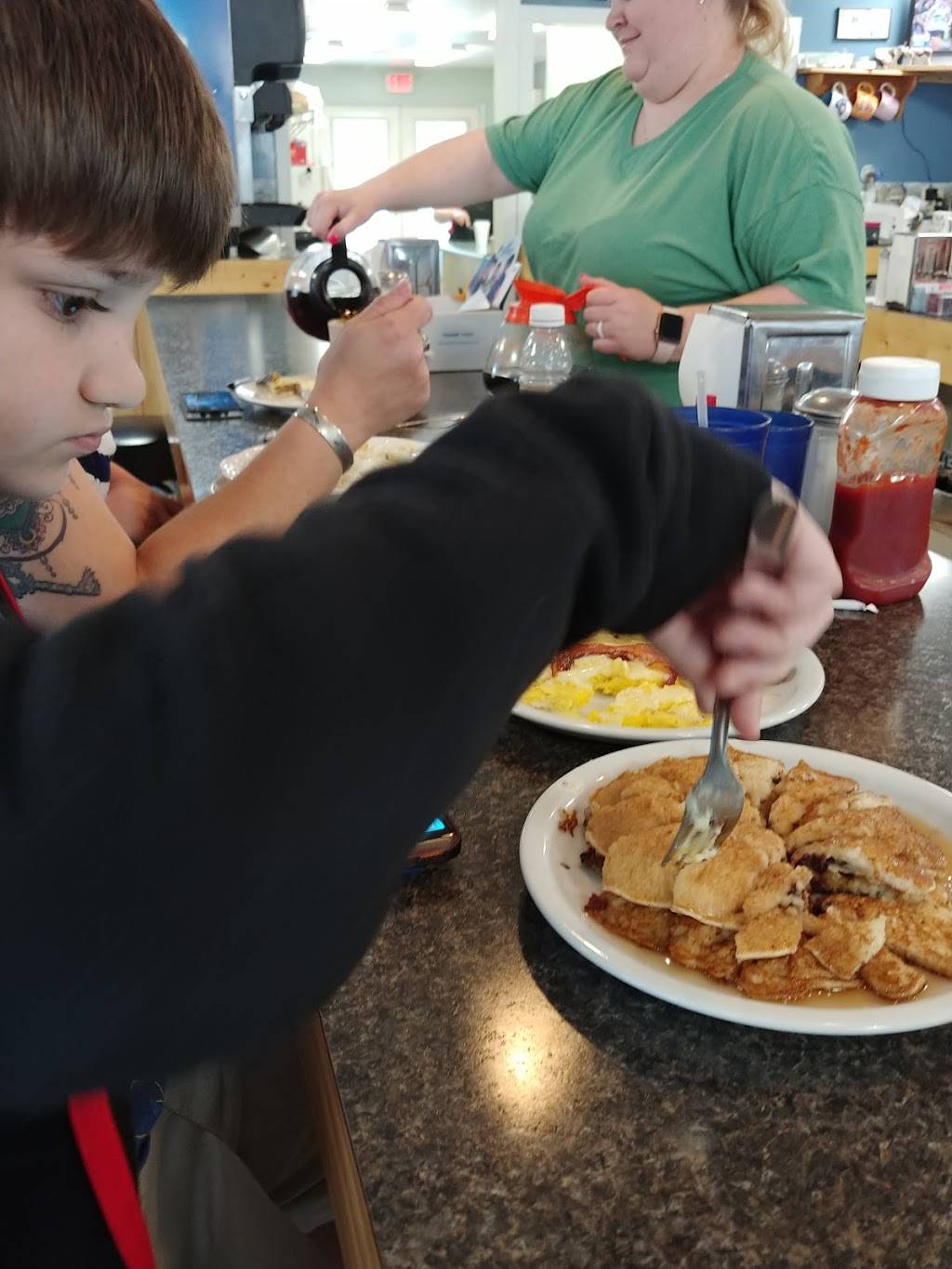 Kylies Diner | restaurant | 370 W Main St, West Winfield, NY 13491, USA | 3158220035 OR +1 315-822-0035