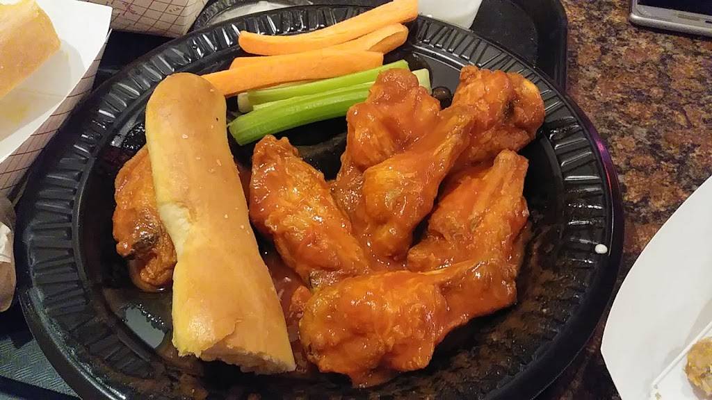 Wings N Things | restaurant | 2525 Vista Way A, Oceanside, CA 92054, USA | 7607228895 OR +1 760-722-8895
