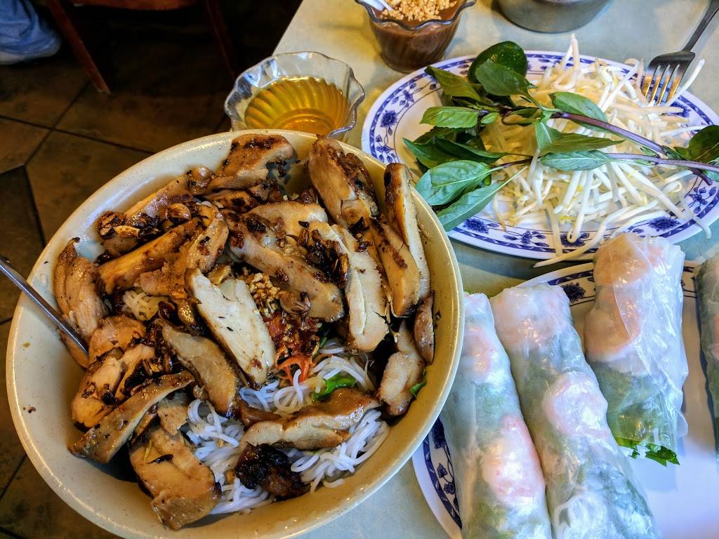 Viet-Ha | Vietnamese & Chinese Cuisine | restaurant | 6534 Florin Rd, Sacramento, CA 95828, USA | 9164245685 OR +1 916-424-5685