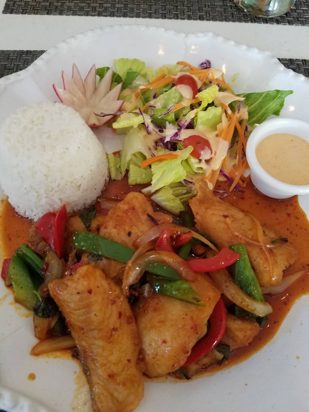 Ruan Thai Cuisine | restaurant | 26 Towne Dr, Bluffton, SC 29910, USA | 8437579479 OR +1 843-757-9479