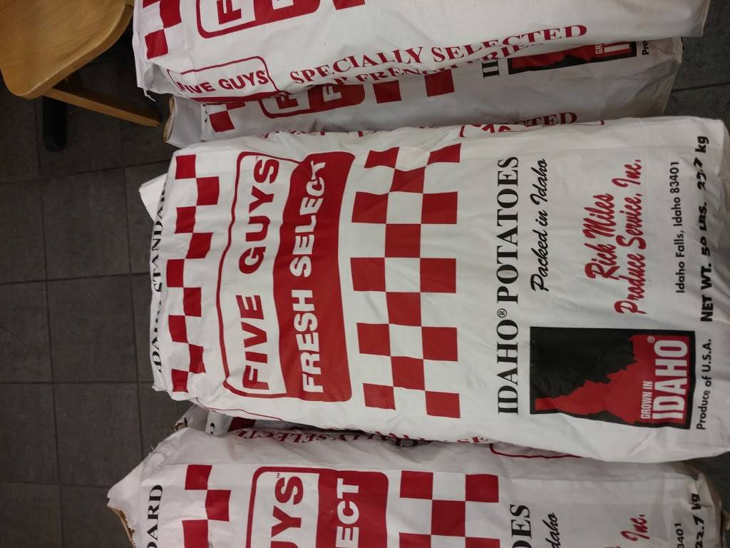 Five Guys | meal takeaway | 95 N Moorland Rd, Brookfield, WI 53005, USA | 2627862580 OR +1 262-786-2580